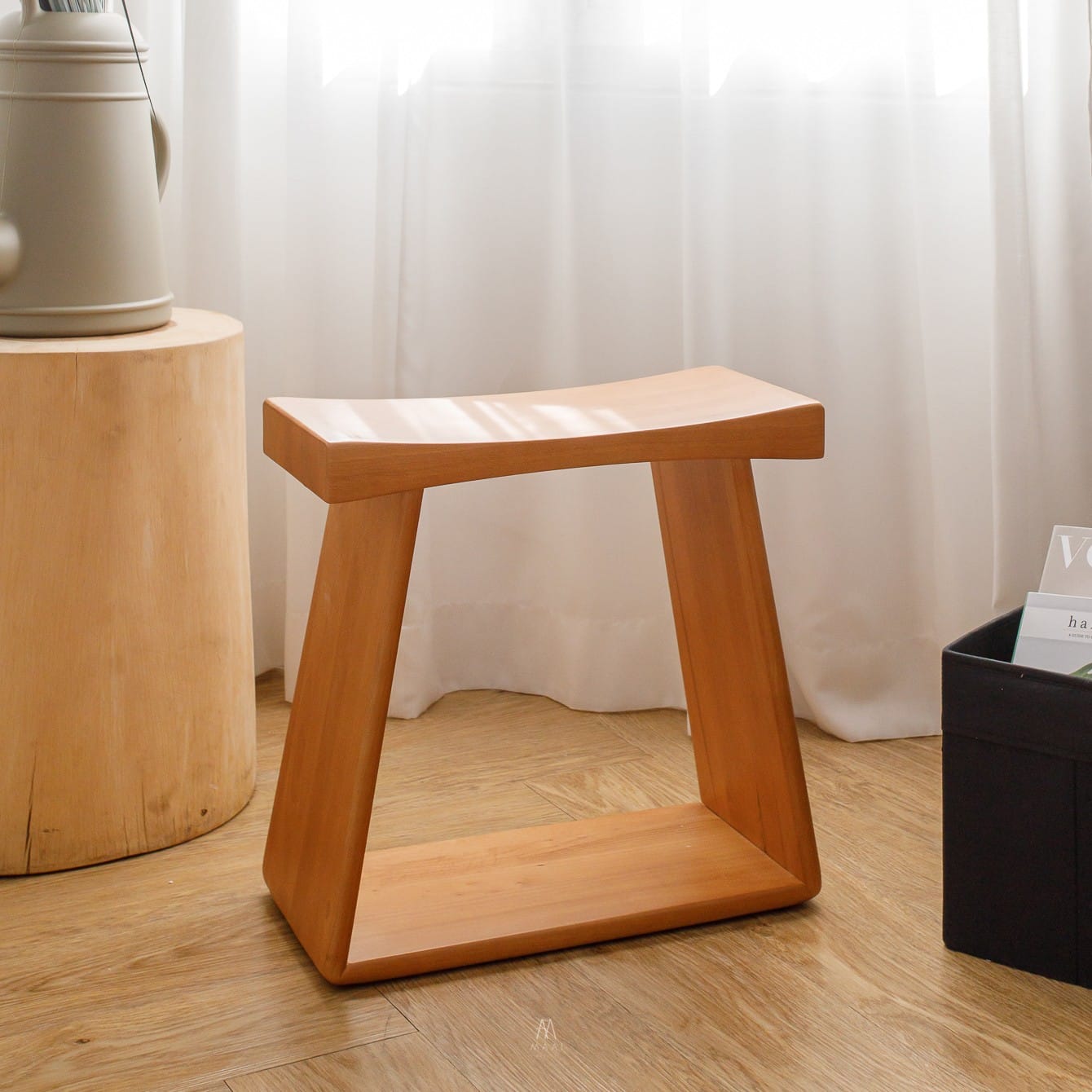 เก้าอี้บาร์ไม้ยางพารา MAAI DESIGN รุ่น BULL STOOL สีโอ๊ค_5